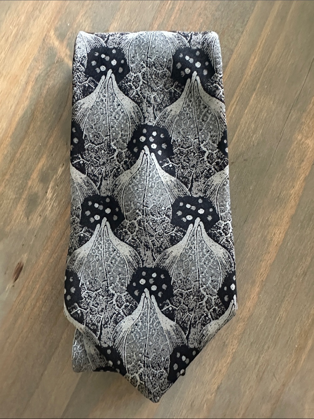 Guy Laroche Black and Gray Floral Motif Men's Tie